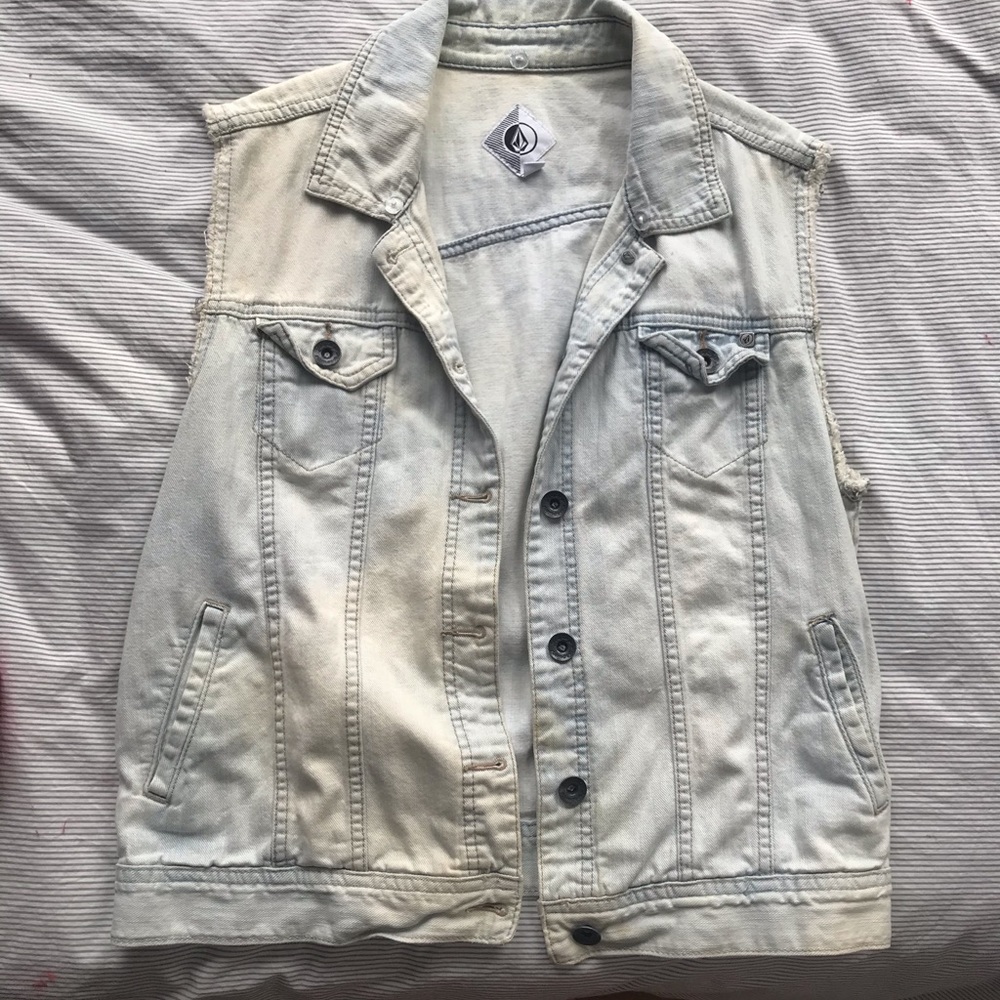Sleeveless jean jacket